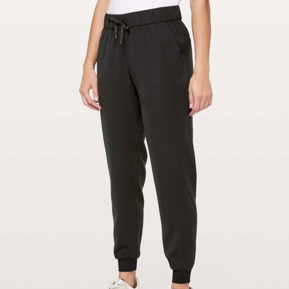 lululemon On The Fly Jogger - Picture 2 of 11